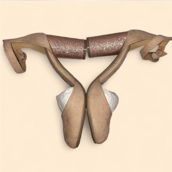 🎁NIB LC Lauren Conrad Hydrangea Heels 6 - Picture 10 of 13